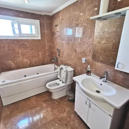 Beatrice Large Family فيلة *