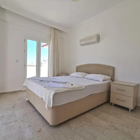 Beatrice Large Family Villa