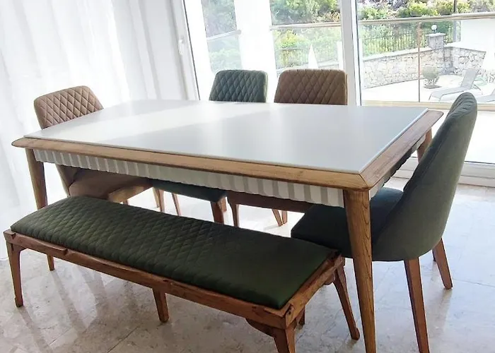 Beatrice Large Family Villa